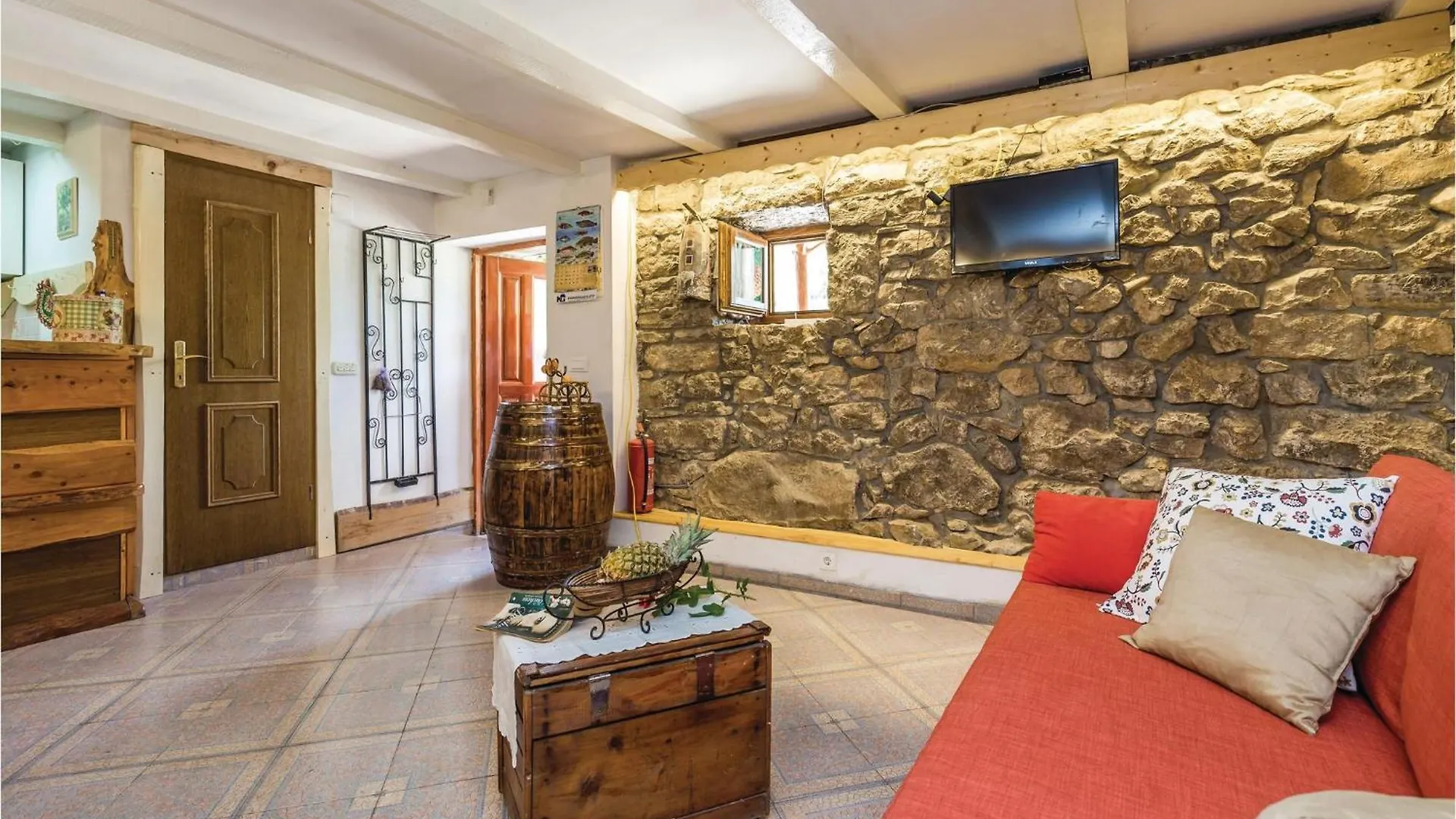 Tatil Evi Lovely Home In Jurdani With Outdoor Swimming Pool